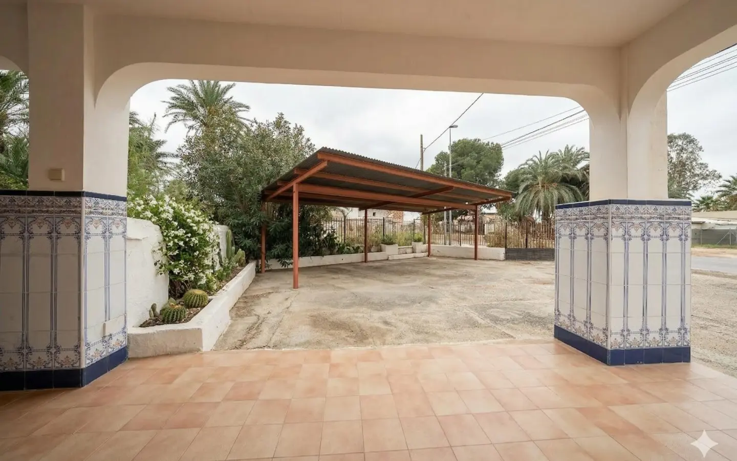 3-bedroom Industrial Unit In Crevillent, Spain (847 M²)
