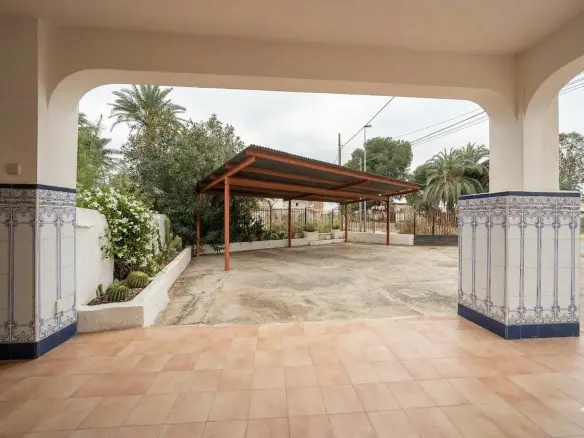 3-bedroom Industrial Unit In Crevillent, Spain (847 M²)