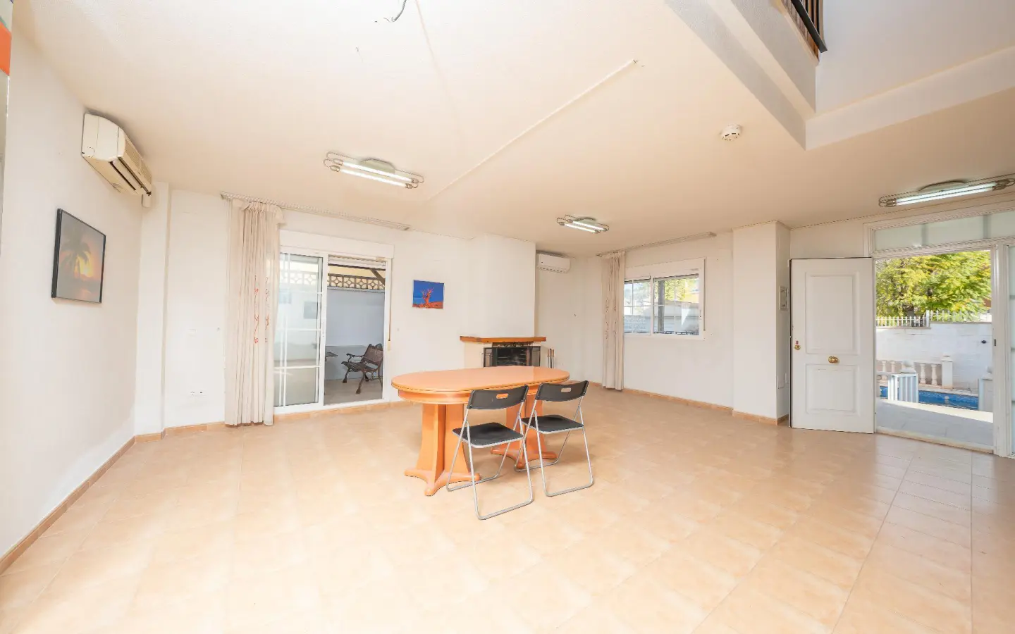 5-bedroom Villa In Aspe, Spain (277 M²)