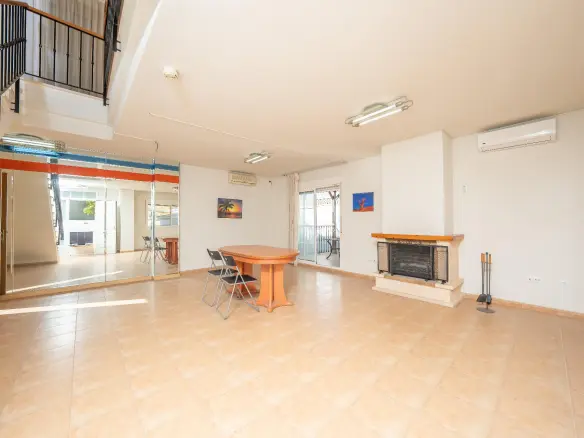 5-bedroom Villa In Aspe, Spain (277 M²)