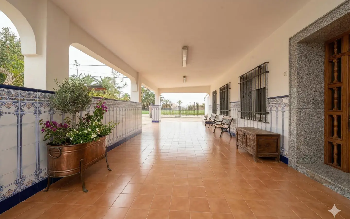 3-bedroom Industrial Unit In Crevillent, Spain (847 M²)