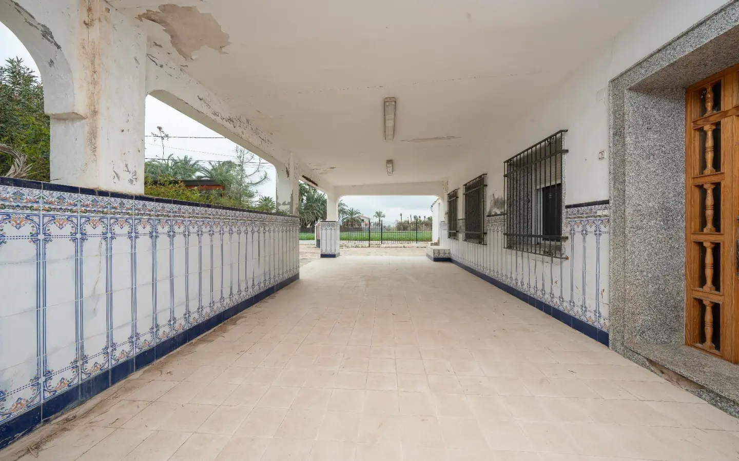 3-bedroom Industrial Unit In Crevillent, Spain (847 M²)