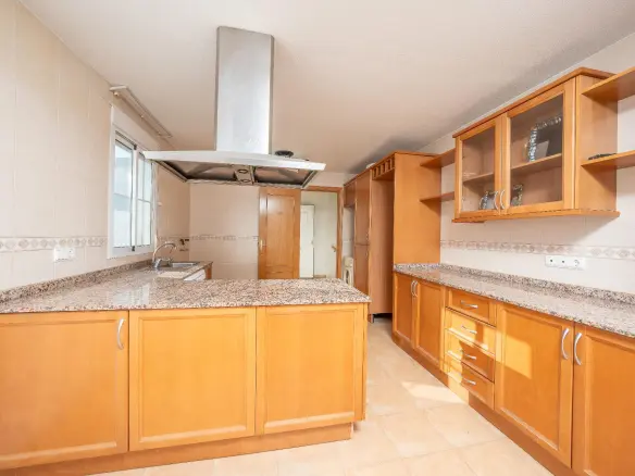 5-bedroom Villa In Aspe, Spain (277 M²)