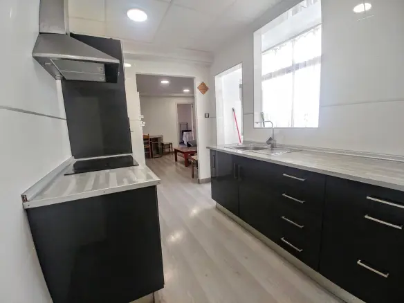 3-bedroom Flat In Elche, Spain (76 M²)