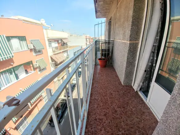 3-bedroom Flat In Elche, Spain (76 M²)