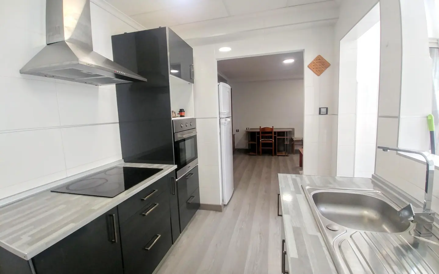 3-bedroom Flat In Elche, Spain (76 M²)