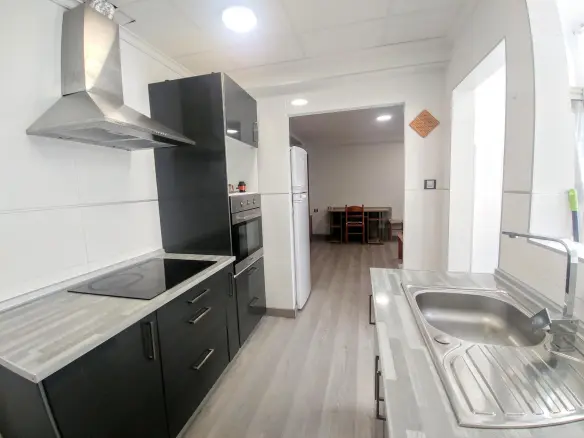 3-bedroom Flat In Elche, Spain (76 M²)