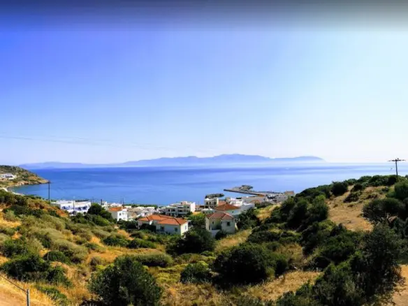 Land Of 10000 M² In Attica