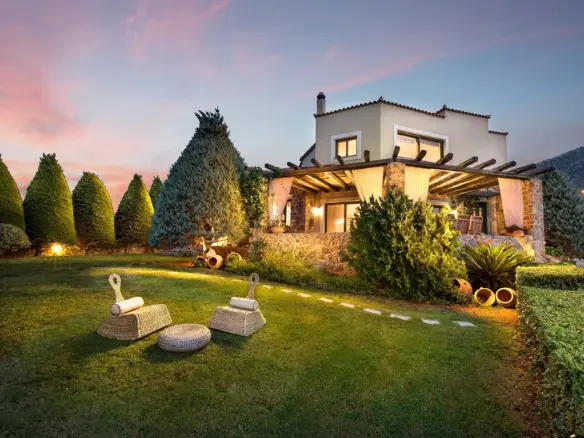 Villa Of 280 M² In Crete