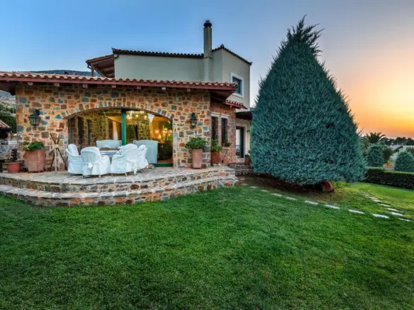 Villa Of 280 M² In Crete