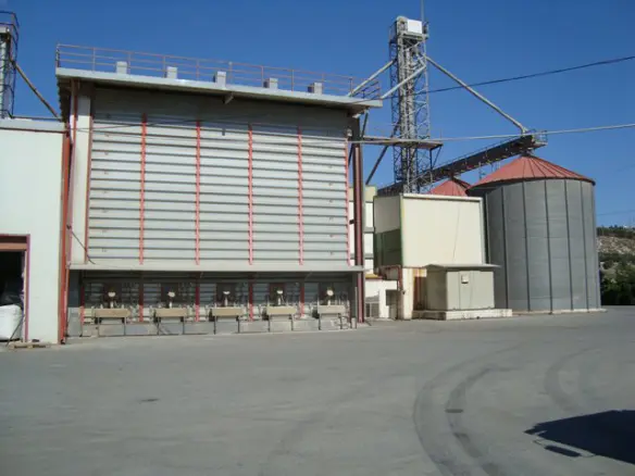 Business Of 2000 M² In Crete