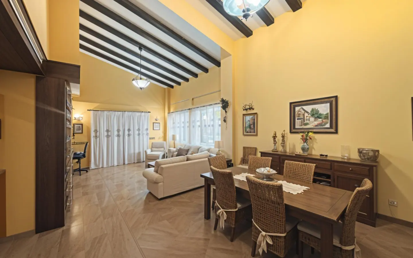 5-bedroom Villa In Almansa, Spain (21.900 M² Plot)