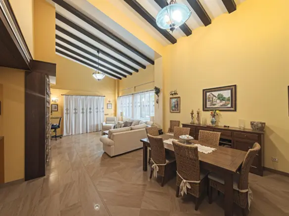 5-bedroom Villa In Almansa, Spain (21.900 M² Plot)