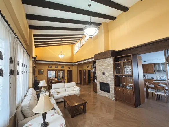5-bedroom Villa In Almansa, Spain (21.900 M² Plot)