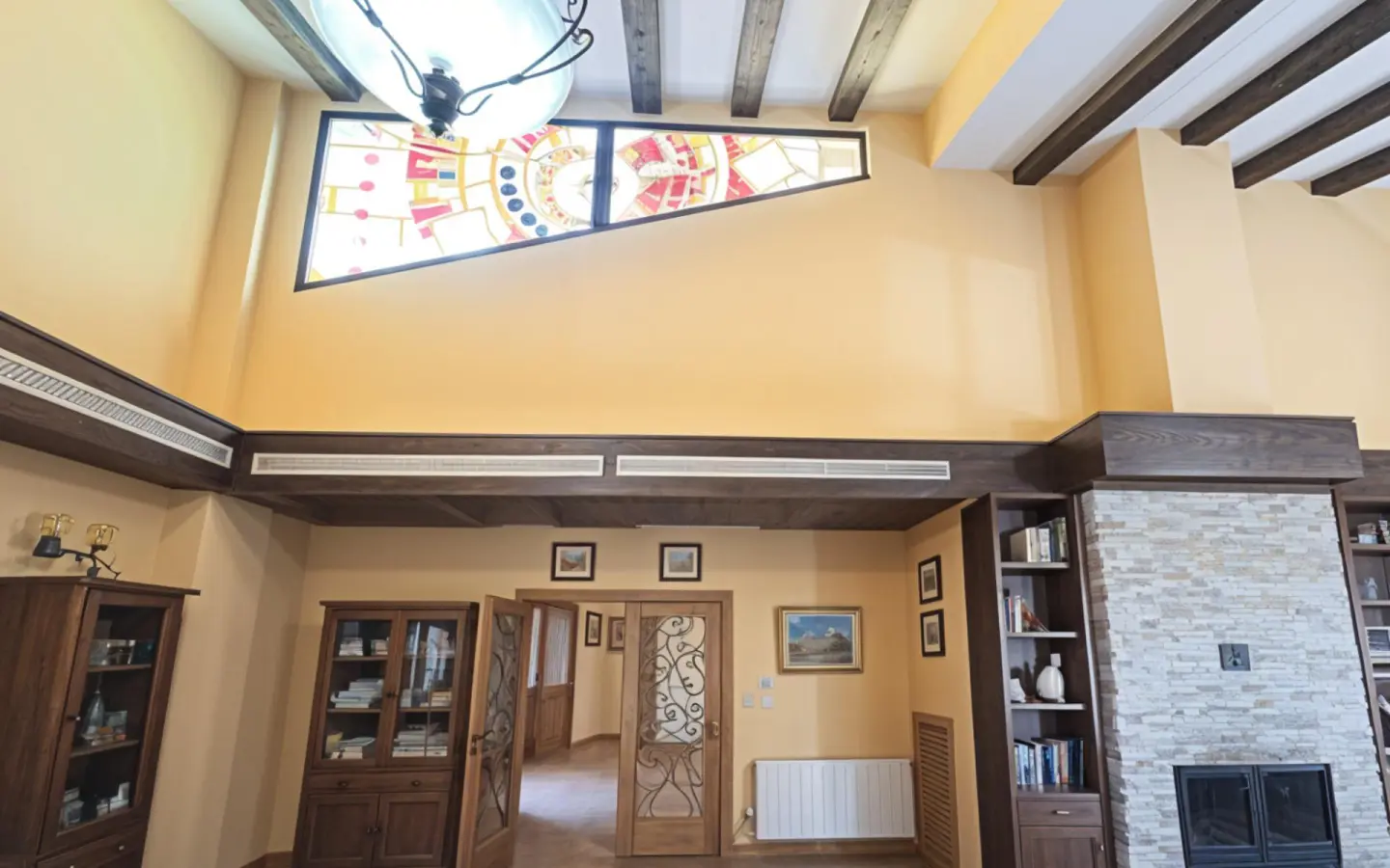 5-bedroom Villa In Almansa, Spain (21.900 M² Plot)