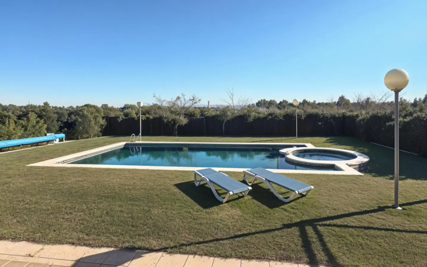 5-bedroom Villa In Almansa, Spain (21.900 M² Plot)