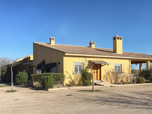 5-bedroom Villa In Almansa, Spain (21.900 M² Plot)