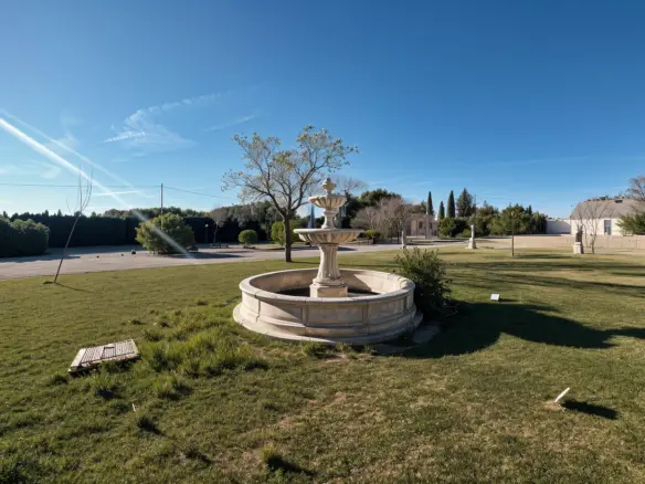 5-bedroom Villa In Almansa, Spain (21.900 M² Plot)