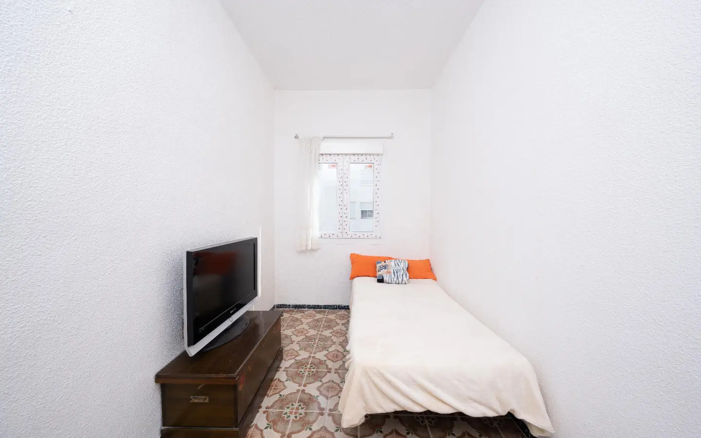 3-bedroom Apartment In Santa Pola, Spain (60 M²)