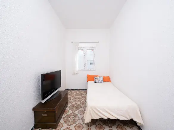 3-bedroom Apartment In Santa Pola, Spain (60 M²)