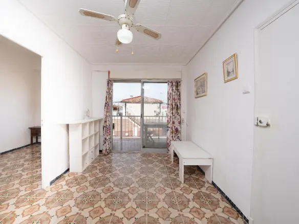 3-bedroom Apartment In Santa Pola, Spain (60 M²)