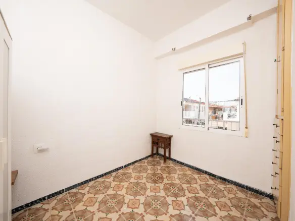 3-bedroom Apartment In Santa Pola, Spain (60 M²)