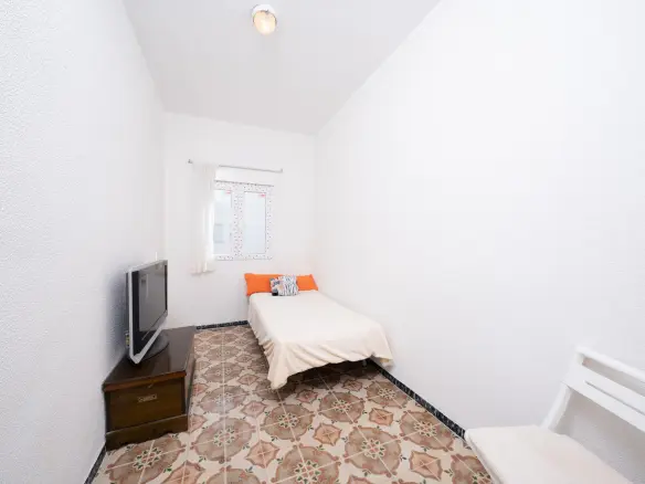 3-bedroom Apartment In Santa Pola, Spain (60 M²)