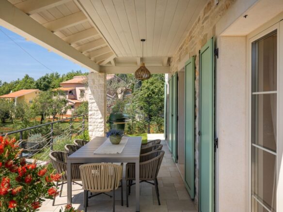 Beautiful Stone House Near Poreč