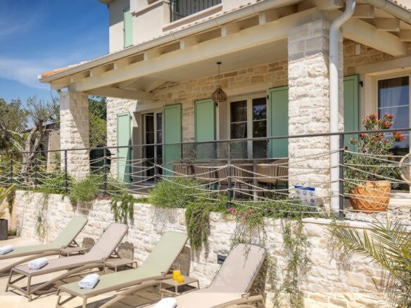 Beautiful Stone House Near Poreč