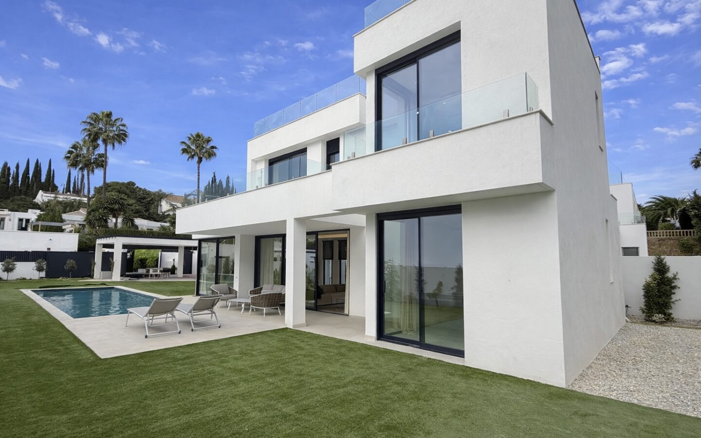 Brand New 5/6 Bedrooms Villa In Nueva Atalaya, Estepona