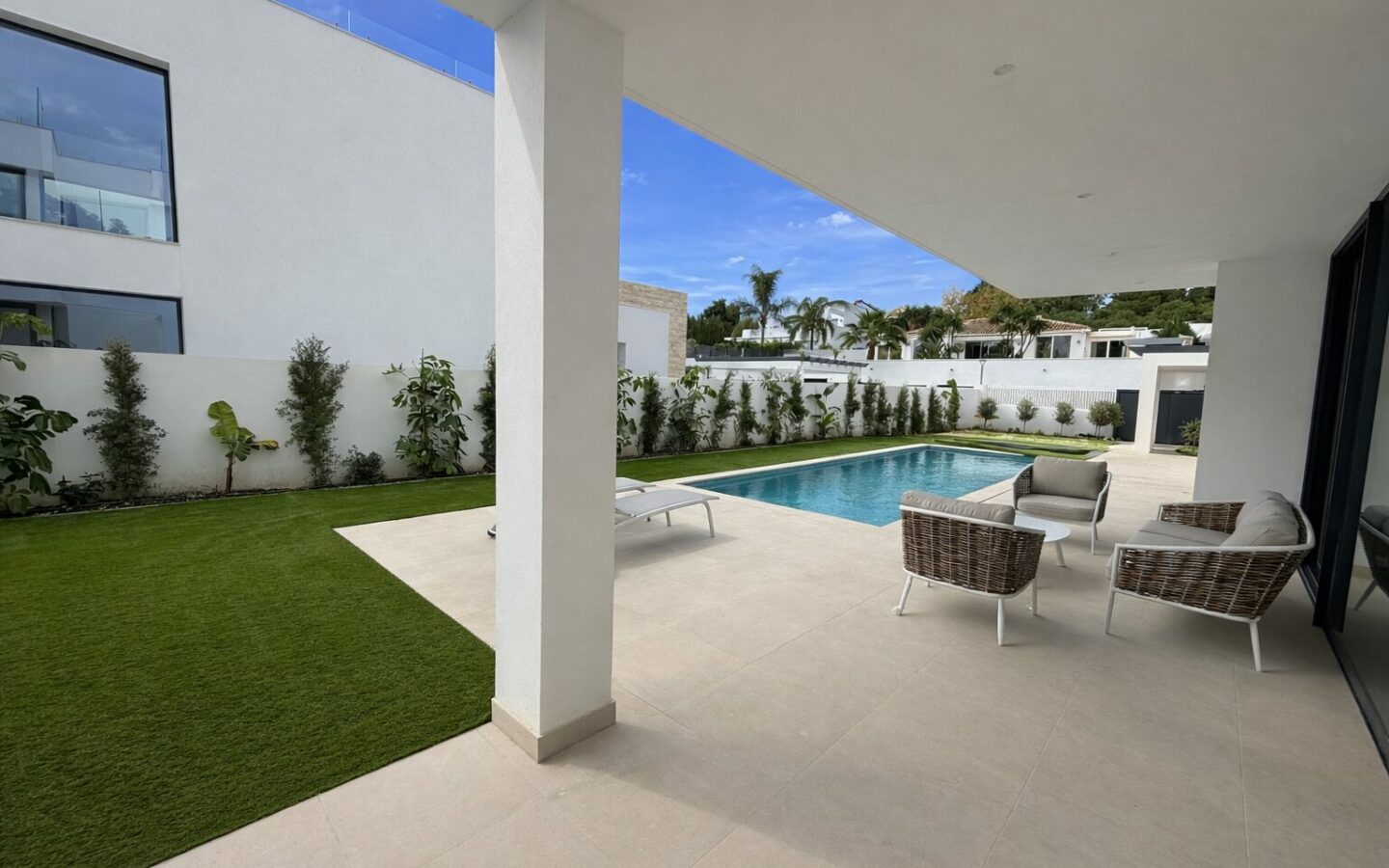 Brand New 5/6 Bedrooms Villa In Nueva Atalaya, Estepona