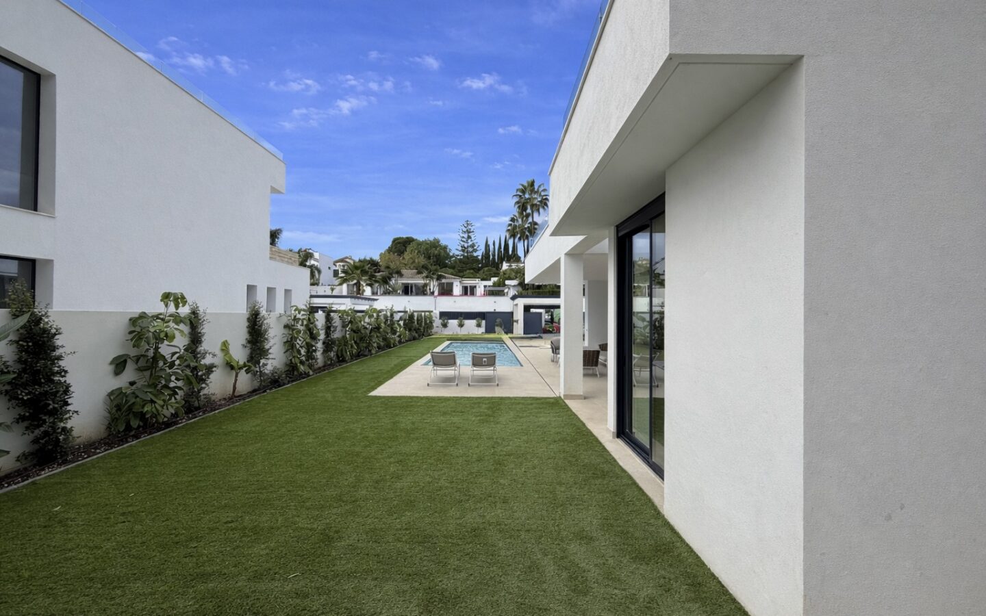 Brand New 5/6 Bedrooms Villa In Nueva Atalaya, Estepona