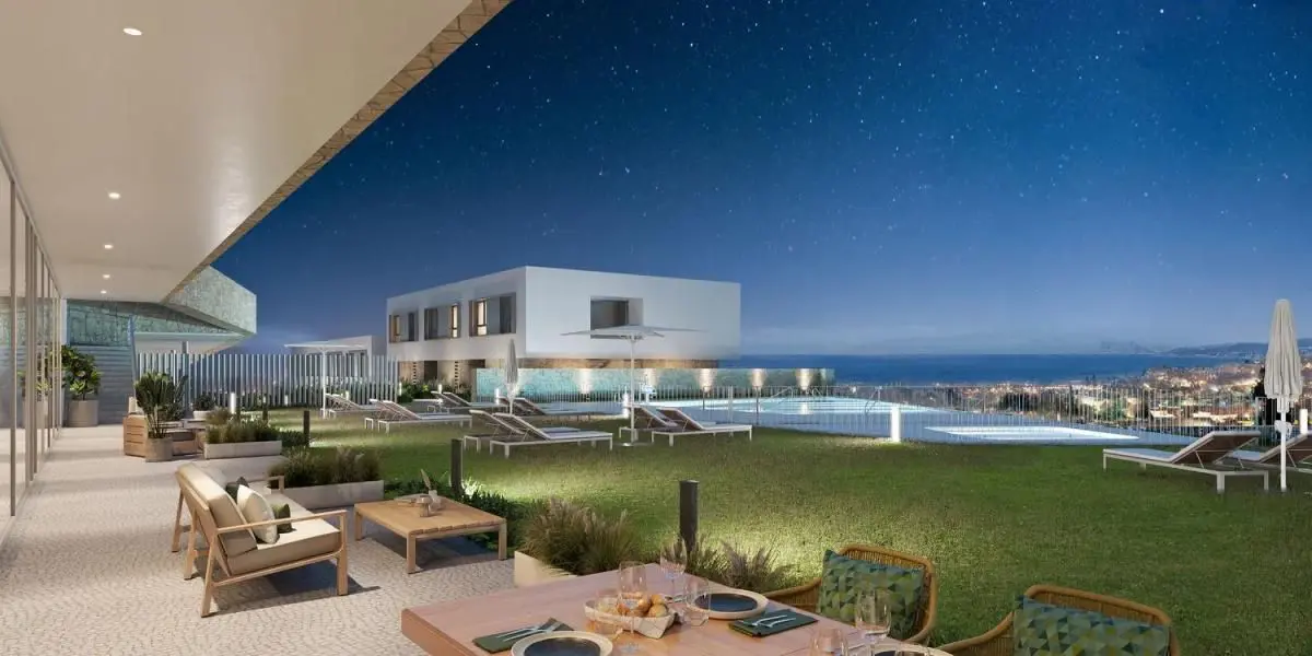 Apartment Of 142 M² With Sea View In Estepona, Spain
