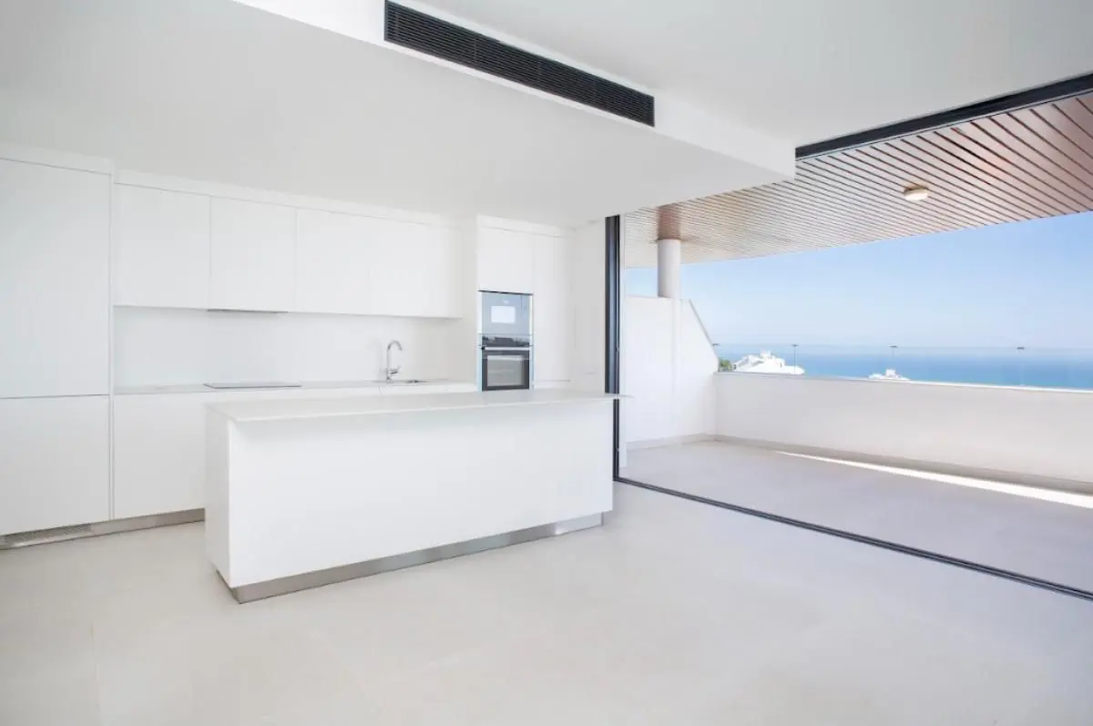 Apartment Of 92 M² With Sea View In Fuengirola, Spain