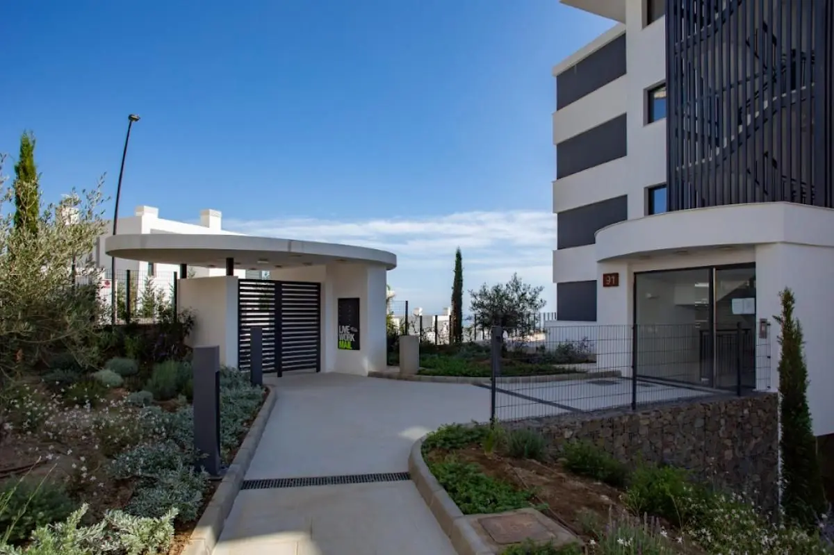 Apartment Of 92 M² With Sea View In Fuengirola, Spain