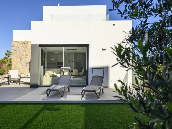 3-bedroom Villa In Orihuela, Spain (152 M²)