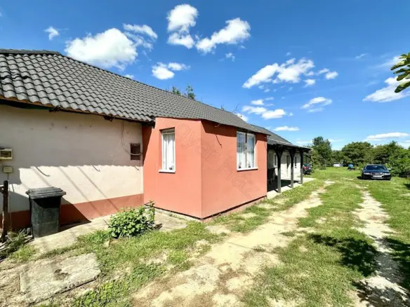 House Of 100 M² In Pacsa, Zala