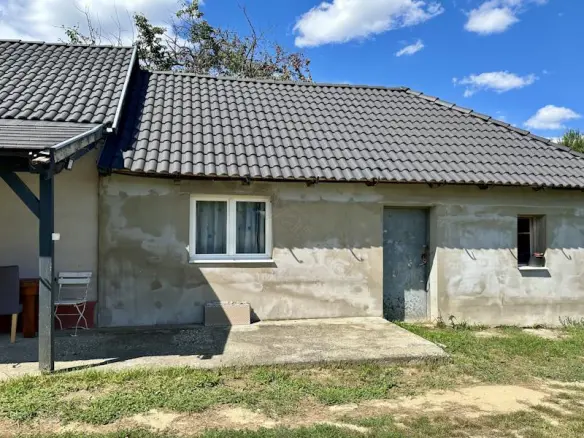 House Of 100 M² In Pacsa, Zala