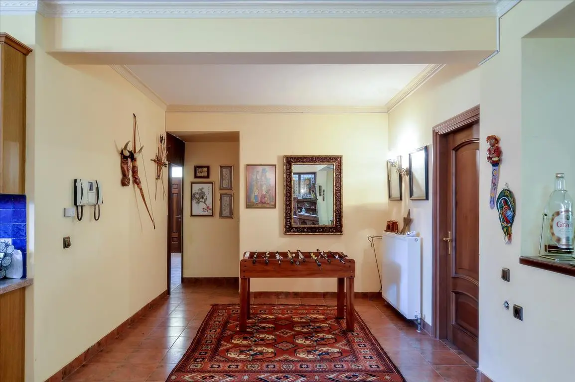 Villa Of 1168 M² In The Suburbs Of Thessaloniki