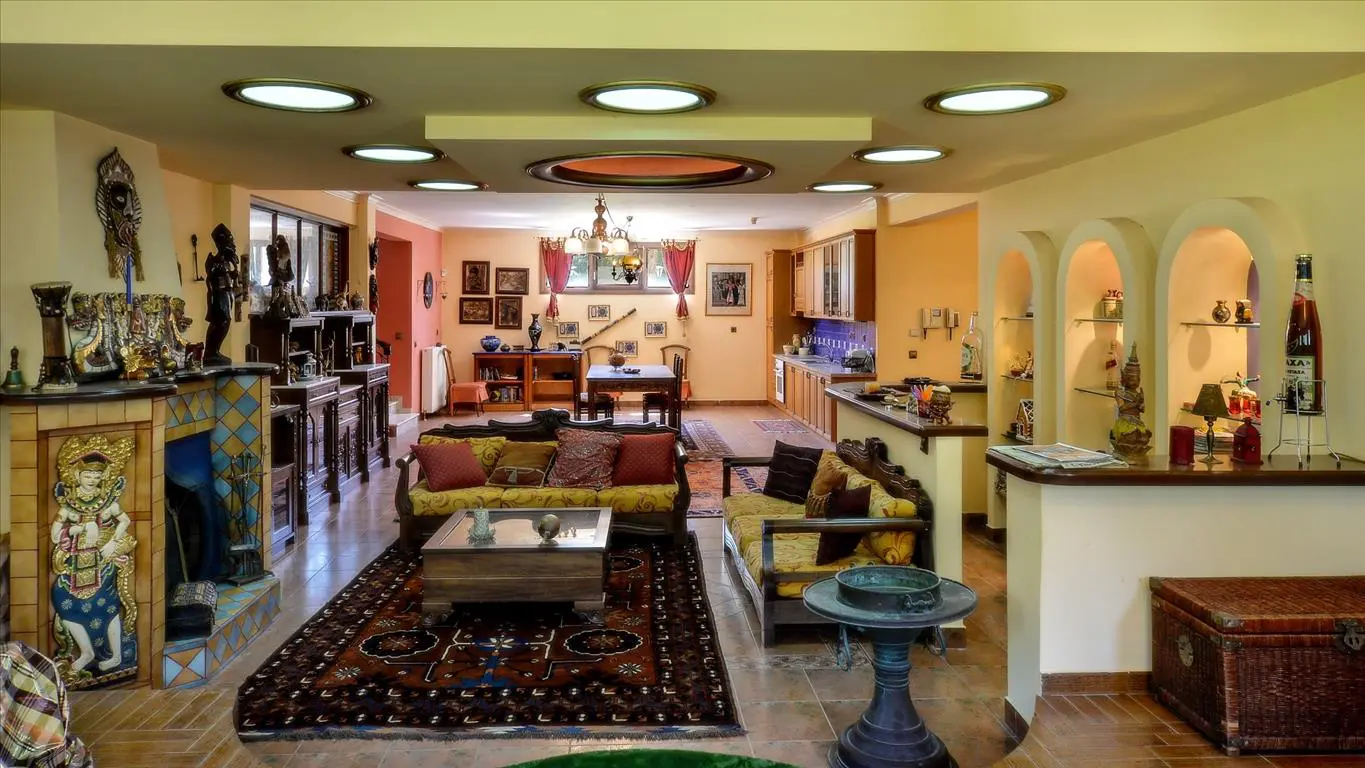 Villa Of 1168 M² In The Suburbs Of Thessaloniki