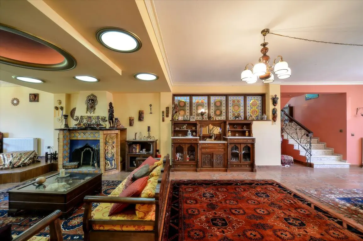 Villa Of 1168 M² In The Suburbs Of Thessaloniki