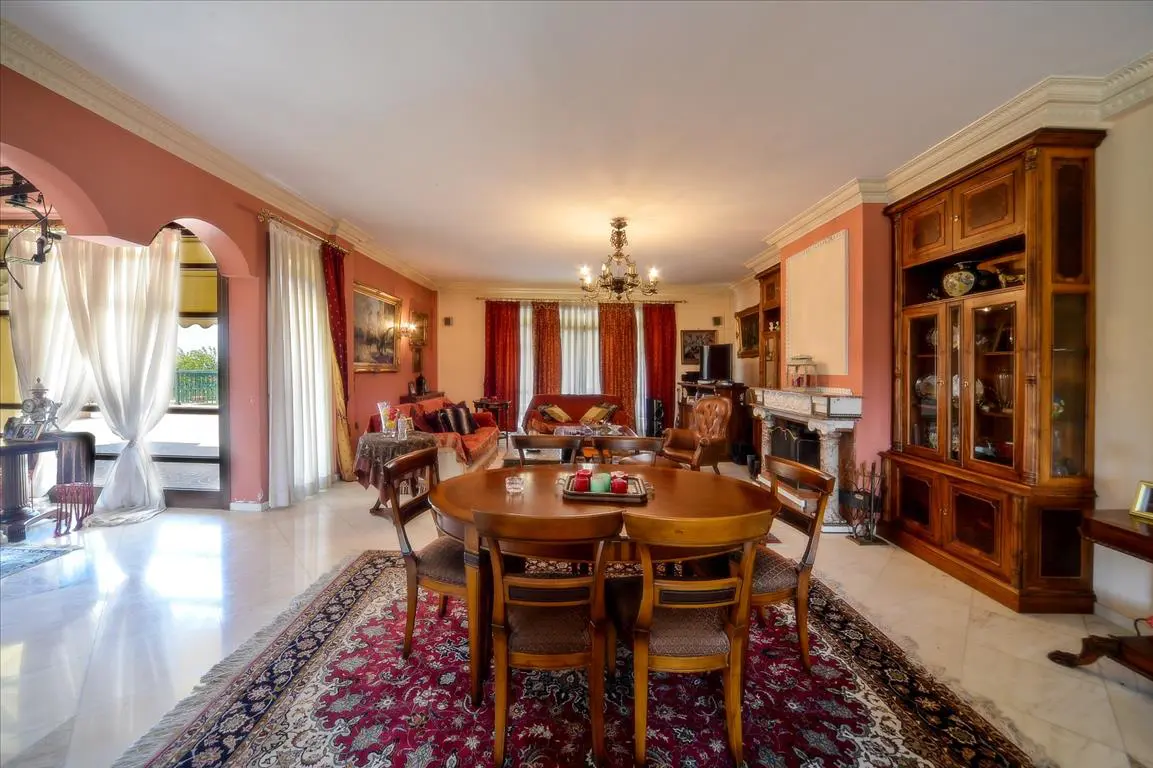 Villa Of 1168 M² In The Suburbs Of Thessaloniki