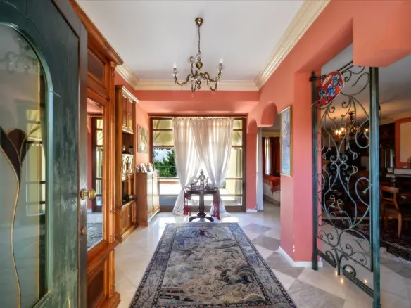 Villa Of 1168 M² In The Suburbs Of Thessaloniki