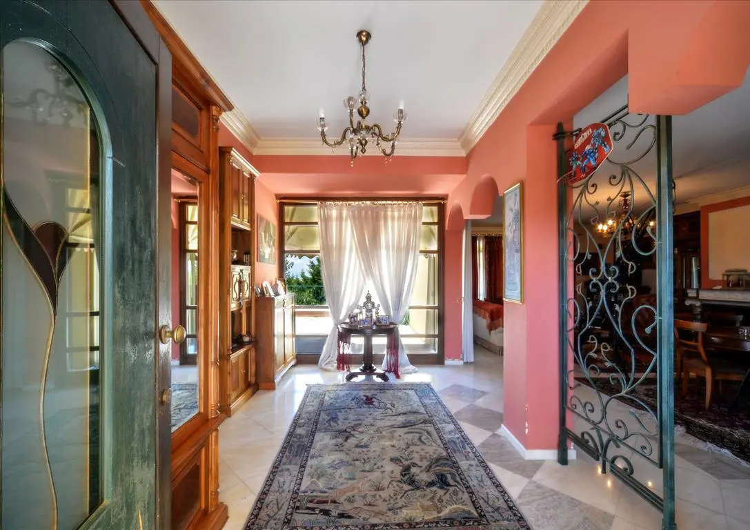 Villa Of 1168 M² In The Suburbs Of Thessaloniki