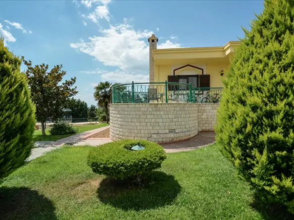 Villa Of 1168 M² In The Suburbs Of Thessaloniki