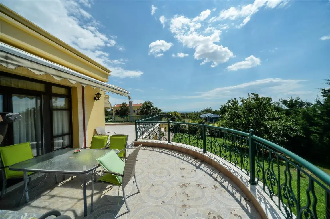 Villa Of 1168 M² In The Suburbs Of Thessaloniki