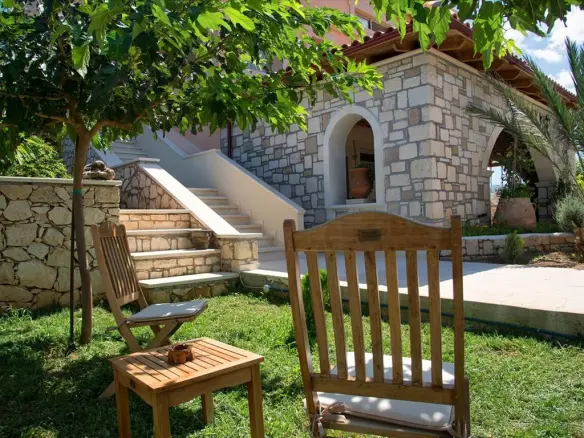 Detached House Of 378 M² In Crete