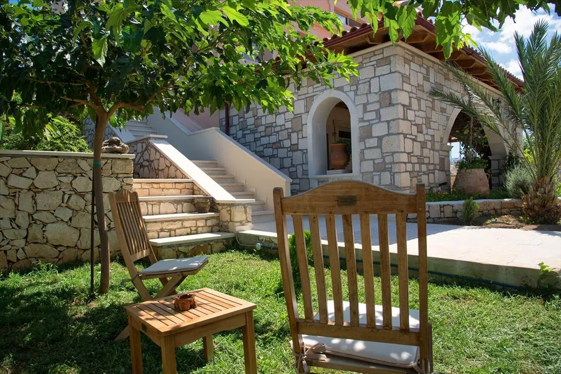 Detached House Of 378 M² In Crete