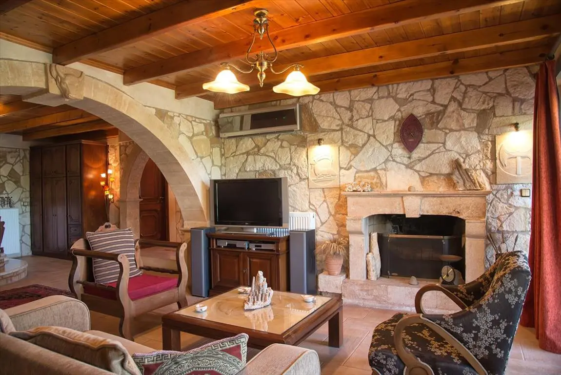 Detached House Of 378 M² In Crete