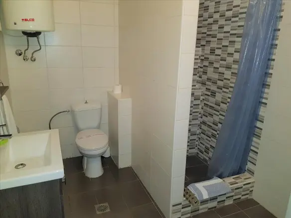 Business Of 1300 M² In The Suburbs Of Thessaloniki